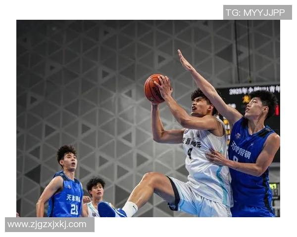 广州篮球队展现卓越团队协作精神助力联赛精彩表现 广州篮球队展现卓越团队协作精神助力联赛精彩表现