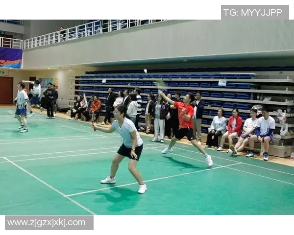 重庆羽毛球队技术实力强劲荣登全国第十名引发关注与期待